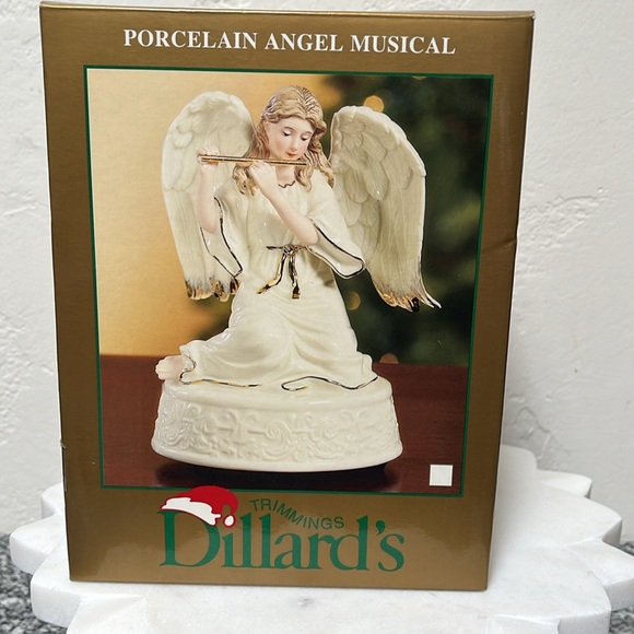 NIB Porcelain Angel Musical - Picture 11 of 16
